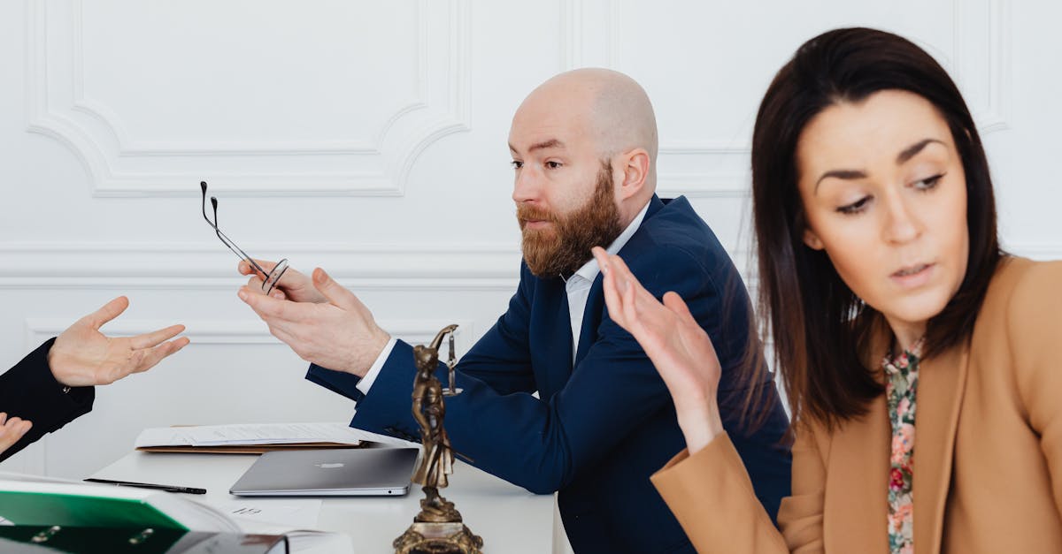 découvrez comment gérer efficacement les litiges d'affaires avec des conseils pratiques, des stratégies de résolution de conflits et des ressources juridiques pour protéger votre entreprise.