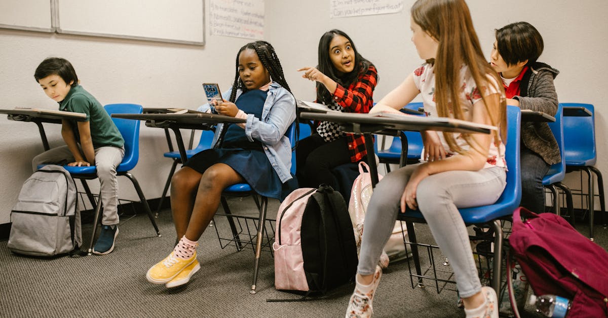 découvrez comment lutter contre le cyberharcèlement, ses conséquences sur les victimes et les stratégies pour créer un environnement en ligne sûr et respectueux. informez-vous sur les ressources disponibles pour soutenir ceux qui en souffrent.