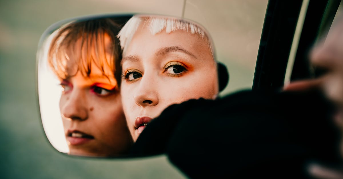 découvrez les dangers des faux profils en ligne et comment les identifier. protégez-vous contre les arnaques et les fraudes sur les réseaux sociaux, tout en apprenant les meilleures pratiques pour naviguer en toute sécurité sur internet.