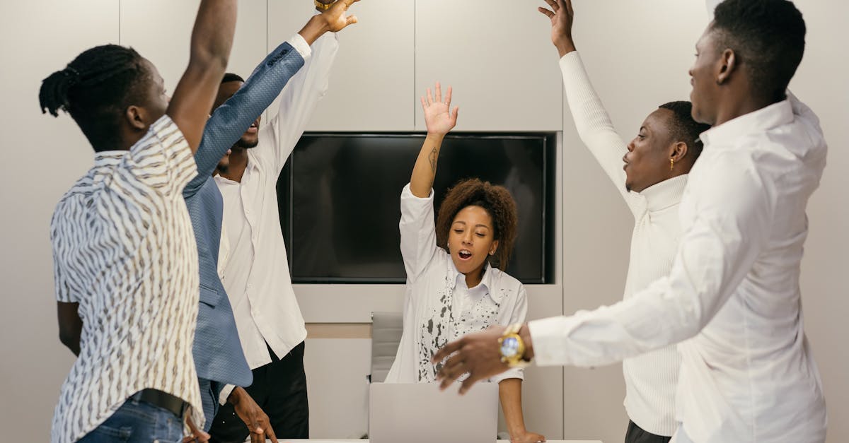 découvrez l'importance d'une communication efficace et apprenez des stratégies pour améliorer vos échanges interpersonnels. transformez vos interactions et atteignez vos objectifs professionnels et personnels grâce à des techniques de communication adaptées.