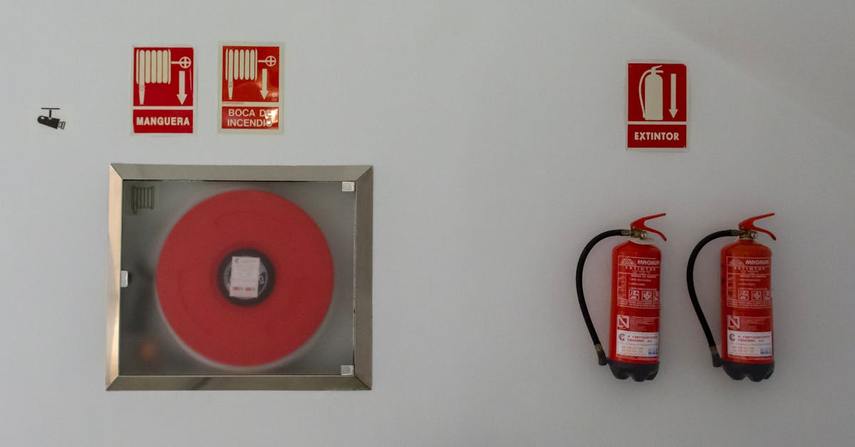 découvrez les risques de conformité auxquels les entreprises sont confrontées et apprenez comment les anticiper et les gérer efficacement pour assurer une opération légale et éthique.