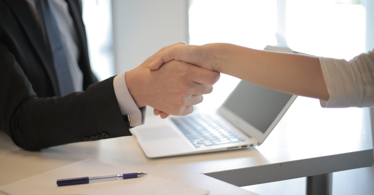 découvrez tout ce qu'il faut savoir sur l'accord de non-divulgation (nda) : définition, enjeux juridiques et importance dans la protection des informations confidentielles. assurez la sécurité de vos données sensibles lors de collaborations professionnelles.