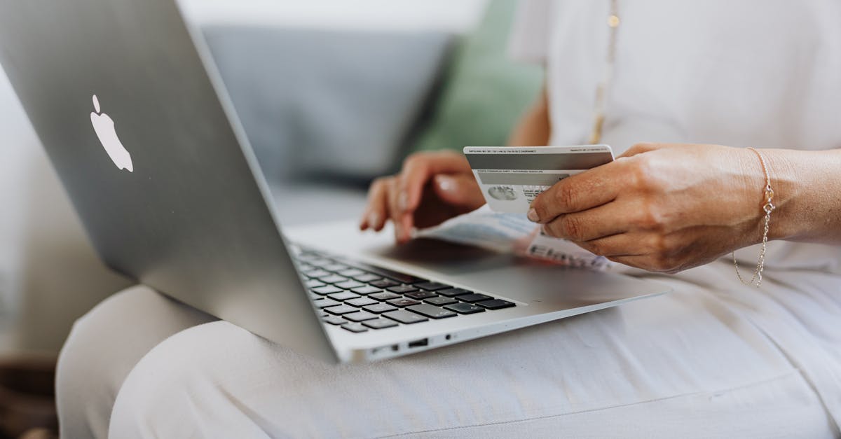 découvrez les réglementations essentielles du e-commerce en france. informez-vous sur les lois, droits des consommateurs et bonnes pratiques pour réussir dans le monde du commerce en ligne.