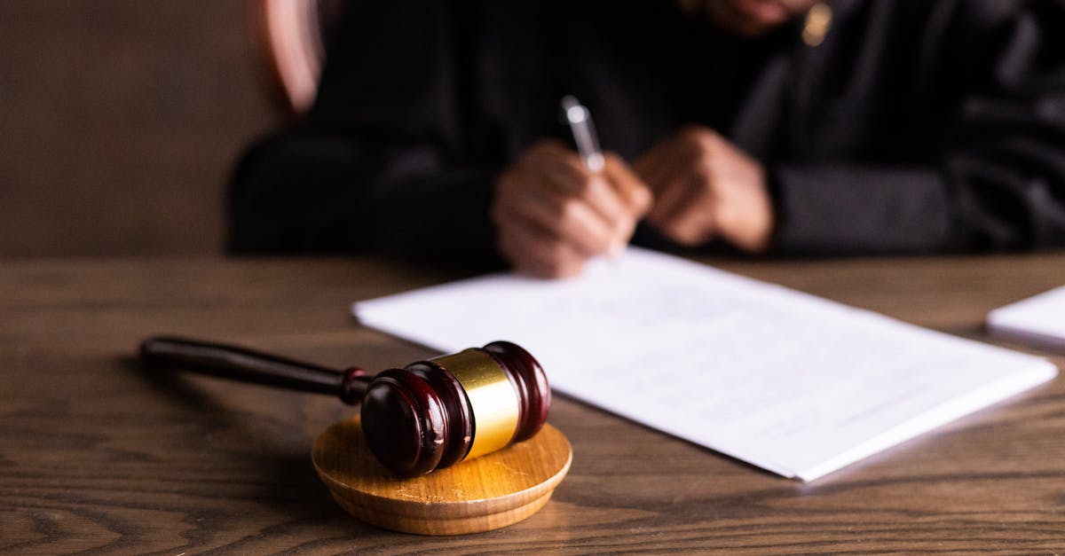 découvrez notre cabinet d'avocats spécialisé, offrant des conseils juridiques personnalisés et une représentation de qualité pour tous vos besoins légaux. notre équipe d'experts est à votre écoute pour défendre vos droits.