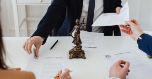 découvrez notre guide complet sur la litige, incluant des conseils pratiques, des stratégies juridiques et des informations clés pour naviguer efficacement dans les procédures judiciaires. idéal pour les avocats et les particuliers confrontés à des disputes légales.
