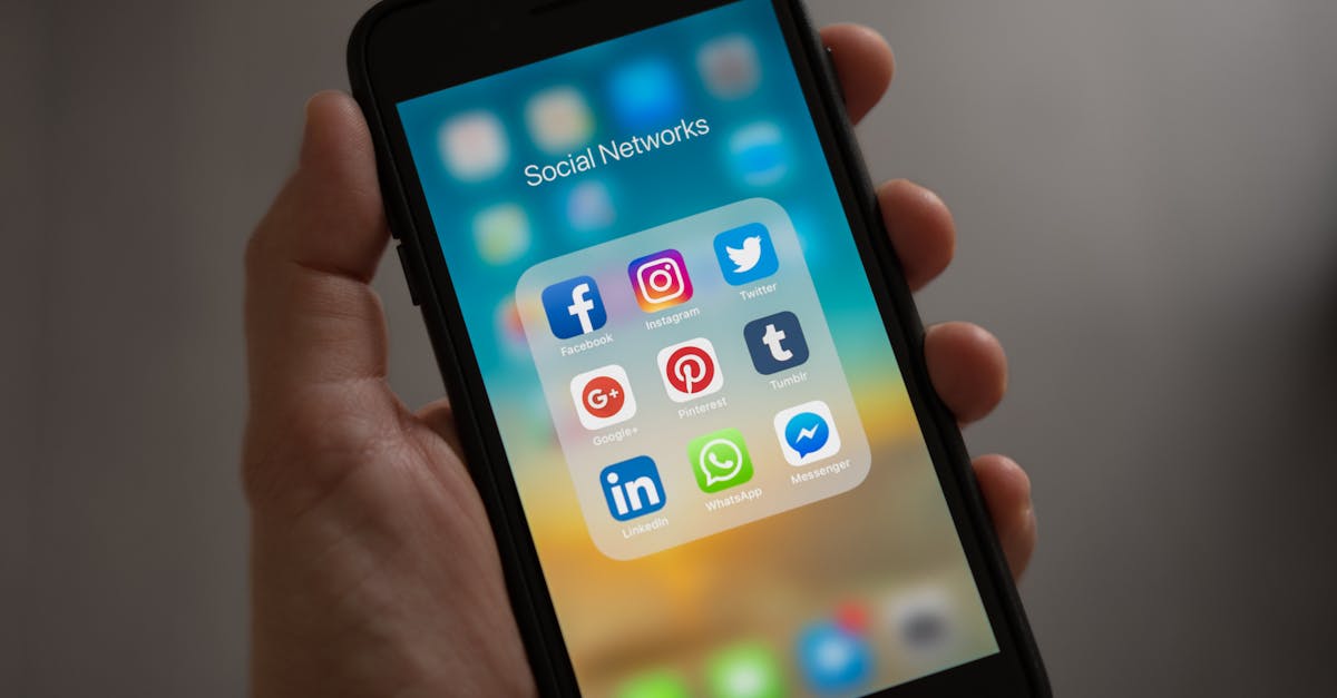 découvrez les arnaques en ligne les plus courantes et apprenez à vous protéger contre les fraudes sur internet. identifiez les signes d'escroqueries et adoptez des conseils pratiques pour sécuriser vos informations personnelles.