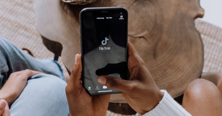 Litiges liés aux réseaux sociaux : comprendre les enjeux juridiques