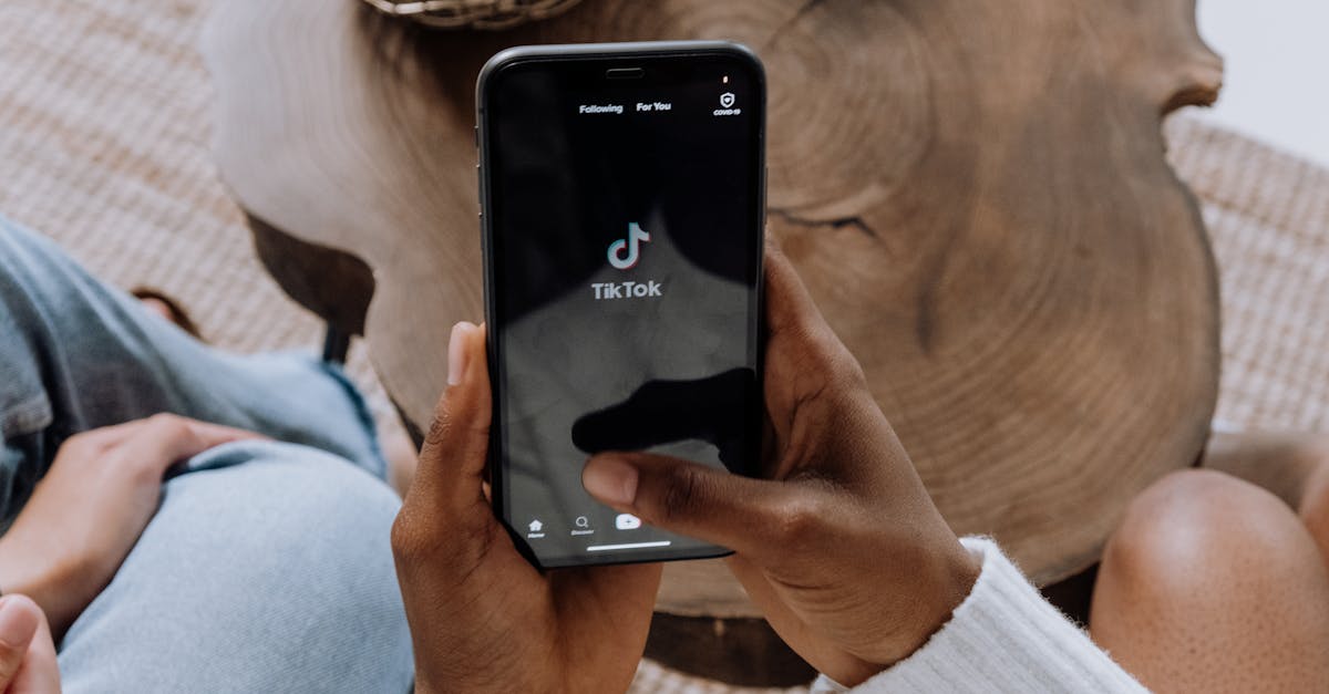 découvrez comment gérer efficacement les disputes sur les réseaux sociaux. apprenez des stratégies pour désamorcer les conflits, promouvoir une communication saine et maintenir une image positive en ligne.