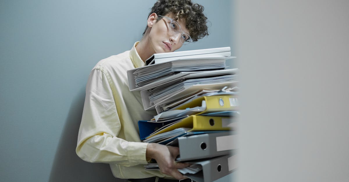 découvrez les responsabilités essentielles des administrateurs de site, de la gestion des contenus à la sécurité des données, en passant par l'optimisation de l'expérience utilisateur. apprenez comment ces rôles clés assurent le bon fonctionnement et la pérennité des plateformes en ligne.
